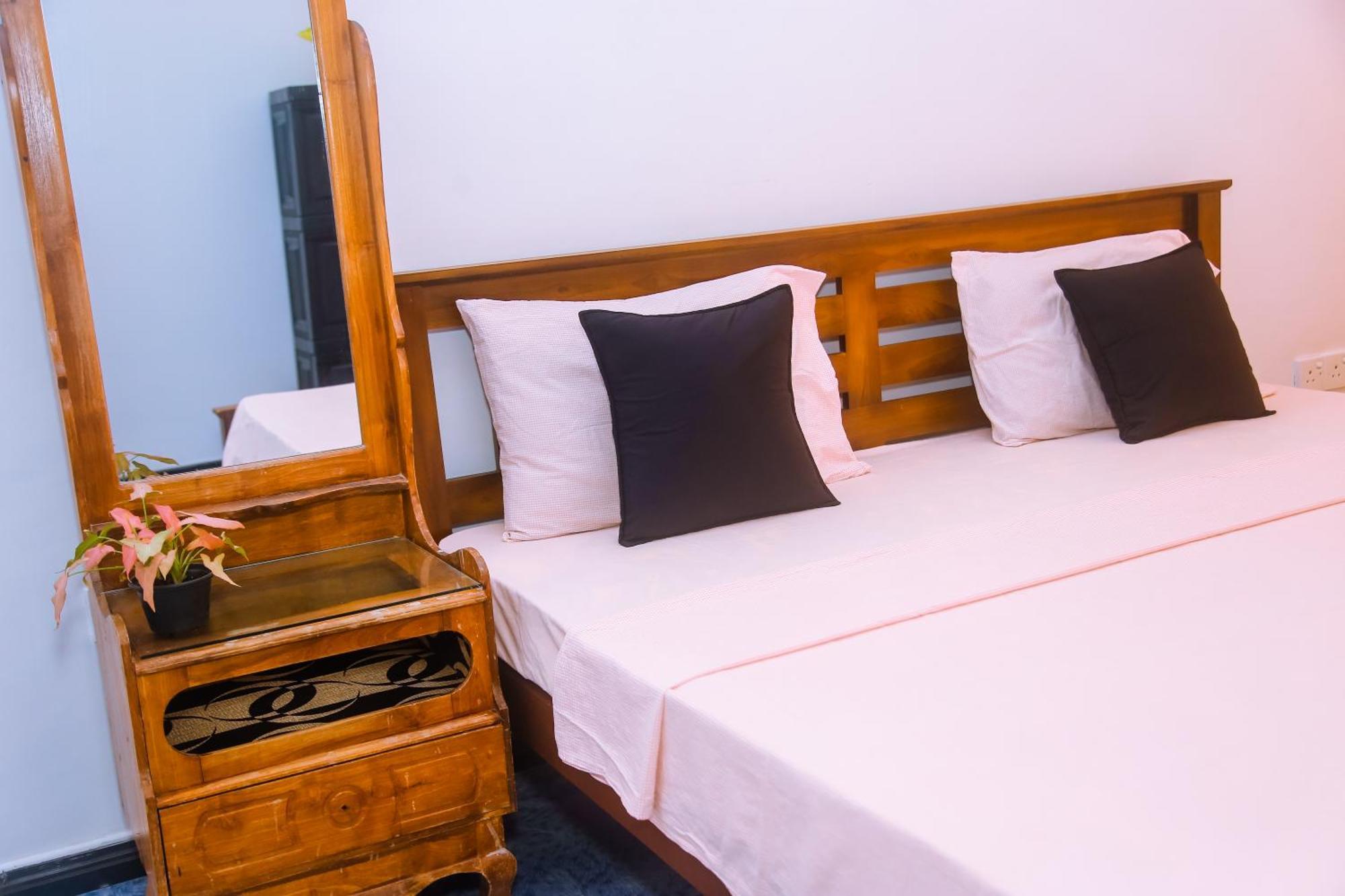 Mirissa Turtle Point Guest Hotel Екстериор снимка