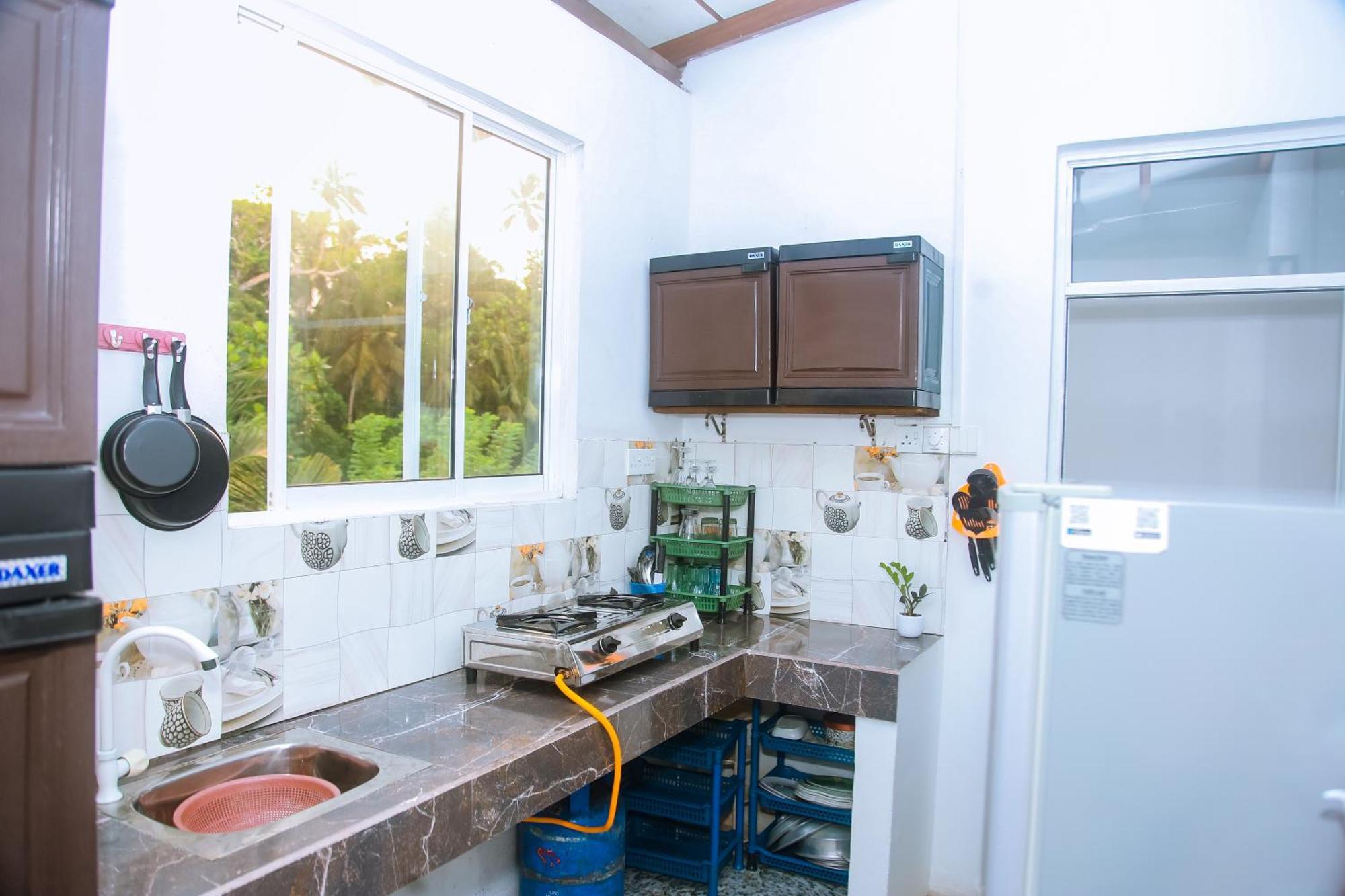 Mirissa Turtle Point Guest Hotel Екстериор снимка